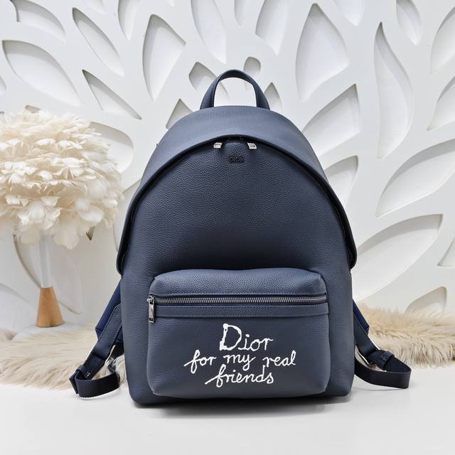 Dior - The latest backpack from Dior counters. Synchronized with the official we