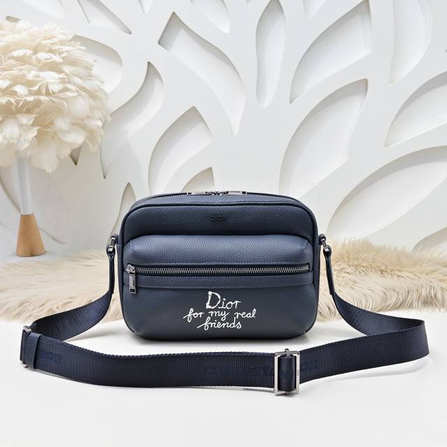 Dior - The latest messenger bag and crossbody bag from Dior counters. This seaso