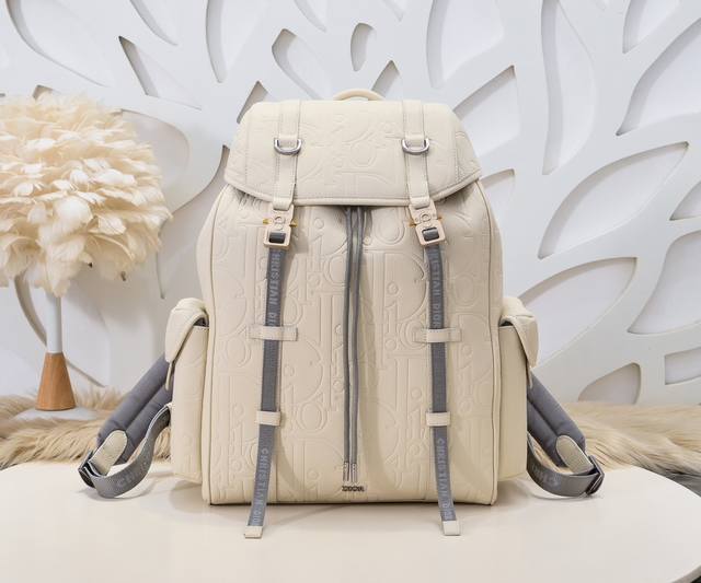 Dior - The latest backpack from Dior counters. New autumn and winter products ar