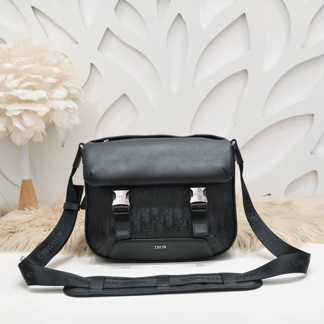 Dior-Dior's latest messenger bag crossbody bag official website Synchronized clo