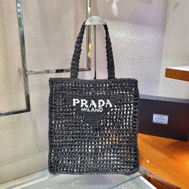Raffia Tote Bag 1Bg393 This soft deconstructed tote bag is made of raffia fiber