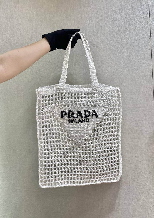Raffia Tote Bag 1Bg393 This soft deconstructed tote bag is made of raffia fiber