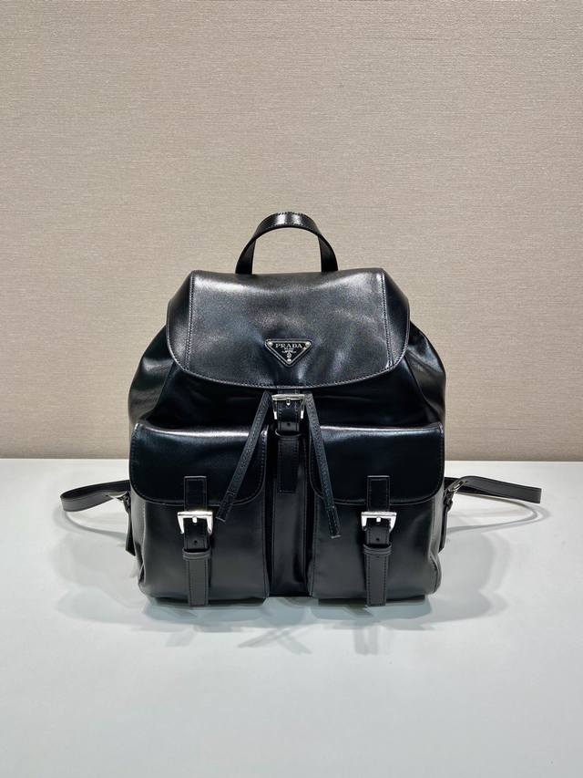 New Backpack 1Bz811B Waxed Leather This classic backpack is made of imported wa