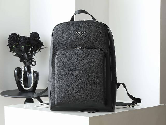 New backpack 2Vz102 original goods Made of imported Saffiano leather, metal har