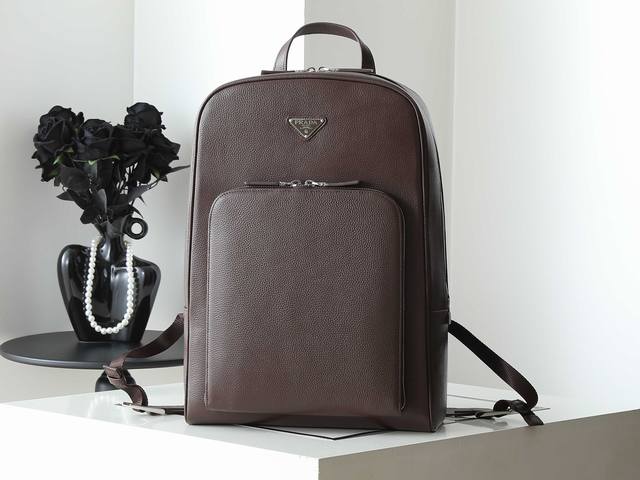 New backpack 2Vz102 original goods Made of imported Saffiano leather, metal har