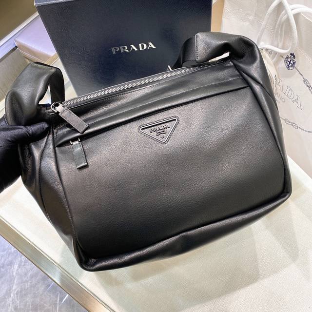 New product first release New two-in-one messenger bag 2Vh125 Made of imported f