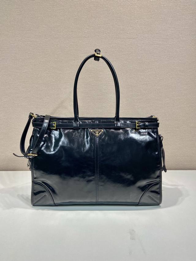 Lussolf waxed leather 1Ba439 Extra large This handbag is made of imported waxed