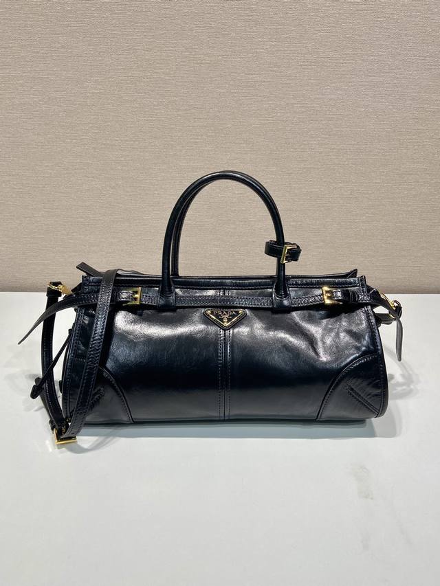 Lussolf waxed leather 1Ba426A Handbag Short Handle This handbag crossbody bag is