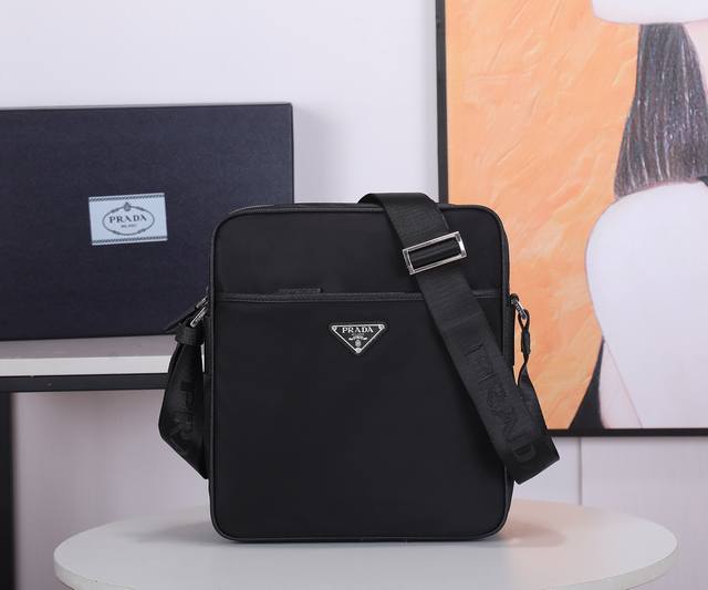 P new men's bag, 2Vq002 black, original goods, nylon and Saffiano leather trim,