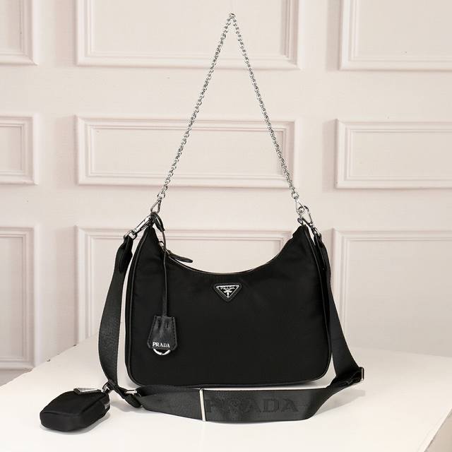 Prada-Prada's latest shoulder and crossbody bag. The official website uses the o