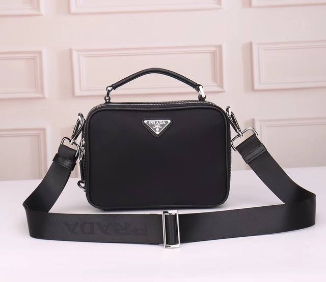 Prada-Prada's latest crossbody bag official website uses original imported water