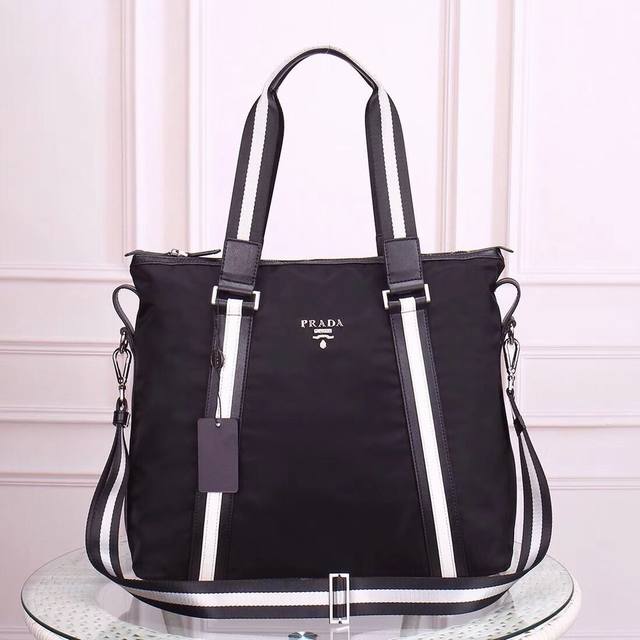 Prada-Prada briefcase official website uses original imported waterproof fabrics