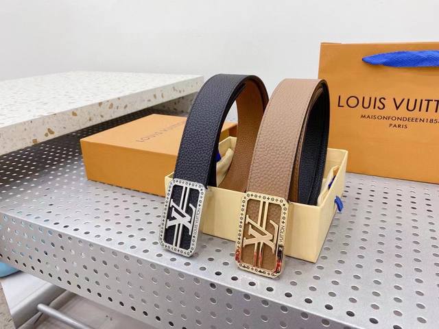Louis Vuitton original counter new genuine non-fading buckle. Paired with a dou