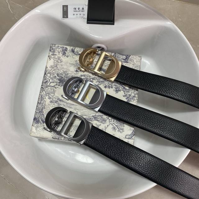 Brand: Dior Grade: Original private goods. Top layer cowhide, counter sales, co
