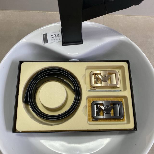 Armani belt hits the market. Original quality, 3.5cm size, top-grain cowhide, s