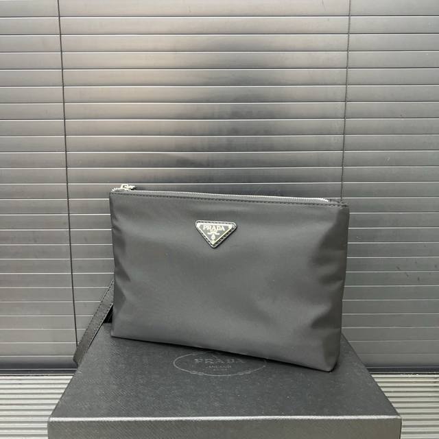 Prada Nylon Clutch Men's Clutch Real shot Original original fabric Dust bag 27