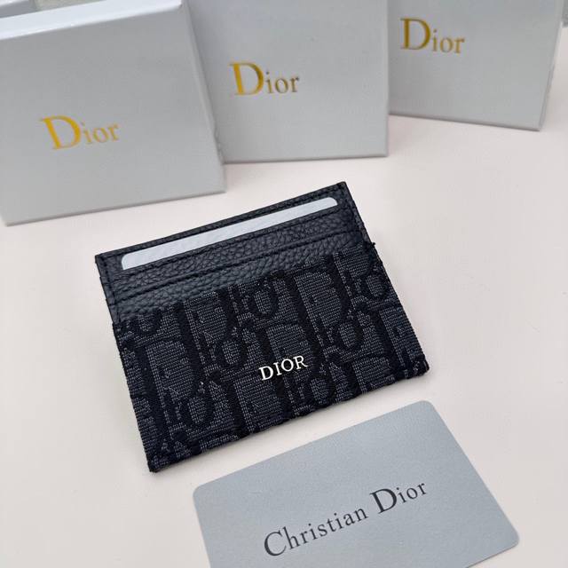 Dior D45 Color Black Size: 10*7.5 The latest model is shipped synchronously from