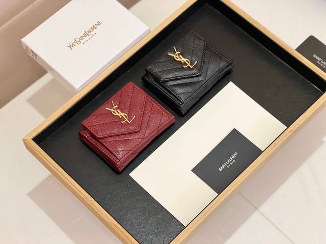 Saint Laurent 7202 Color Black Red Size 11*10*2 Ysl is now on sale! Made of gen