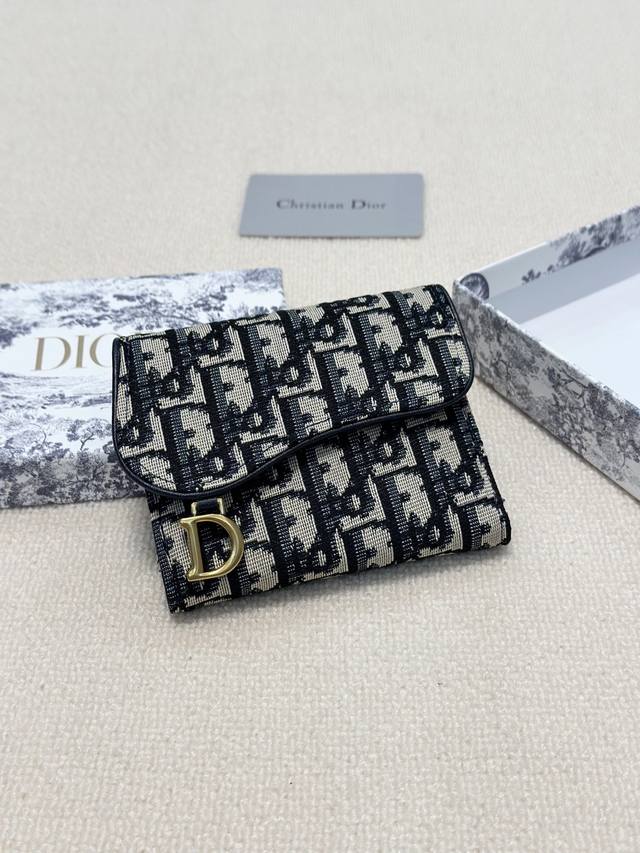 Dior Color Black Size: 11*10*2 New models from the counter are now available! Ma