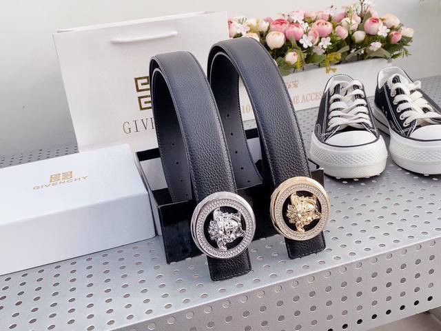 Versace - Pure cowhide, high-end product, clear texture, super good feel, perfe