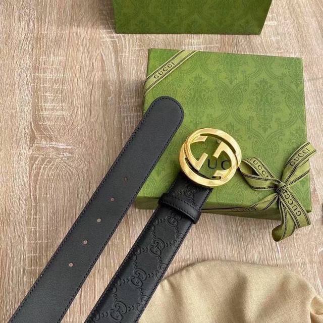 Gucci classic full leather embossing, new version of the counter logo horizontal