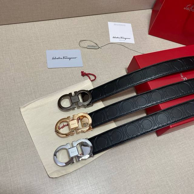 Width 35mm Reasons to buy Ferragamo: Because the belt buckle is in the shape of
