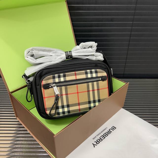 Burberry Burberry Plaid canvas messenger bag camera bag unisex messenger bag sho