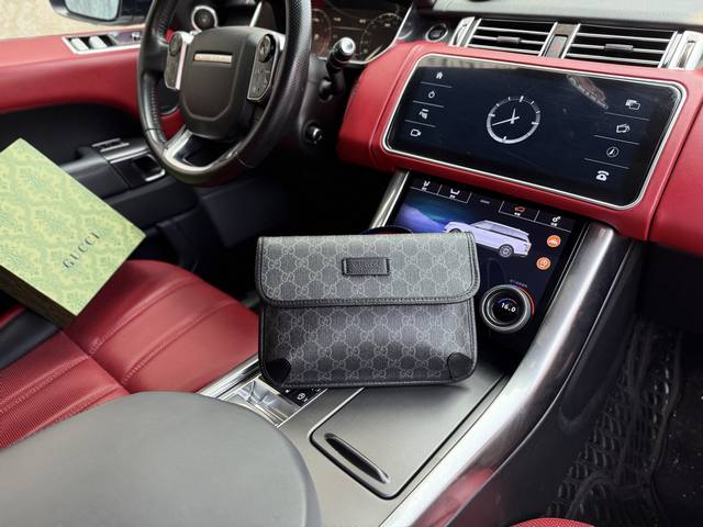 High-end new "Gucci" waist bag Gucci shoulder bag Gucci monogram logo Logo stri