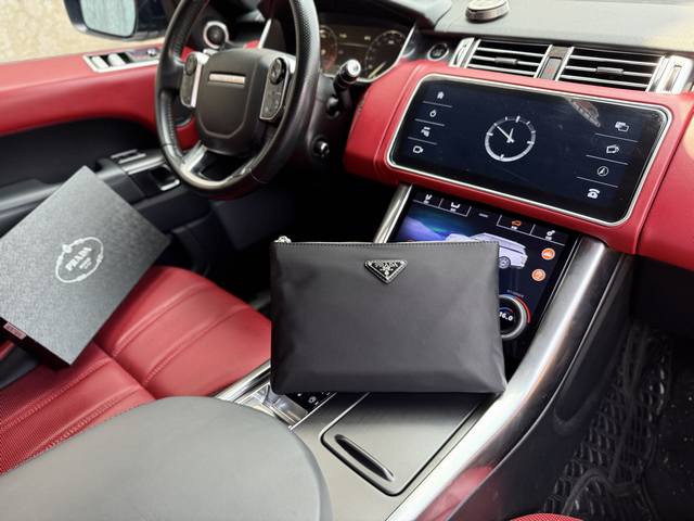 High-end goods Latest "Prada" Prada Clutch Prada Clutch Handbag Nylon and Saffi