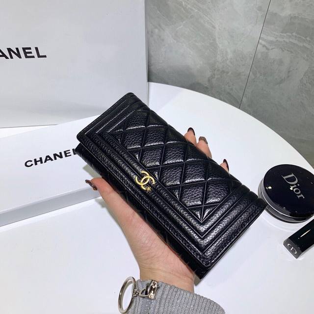 Color Black Size 19X10 Chanel popular cowhide bi-fold wallet Classic style Fine