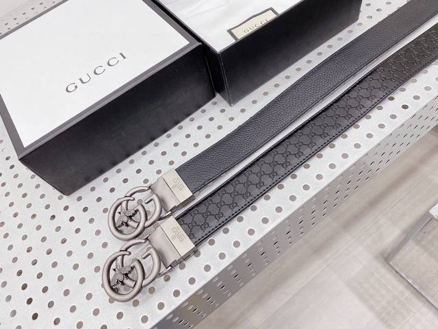 Gucci Double-sided Gucci's new interlocking G buckle is deeply influenced by the