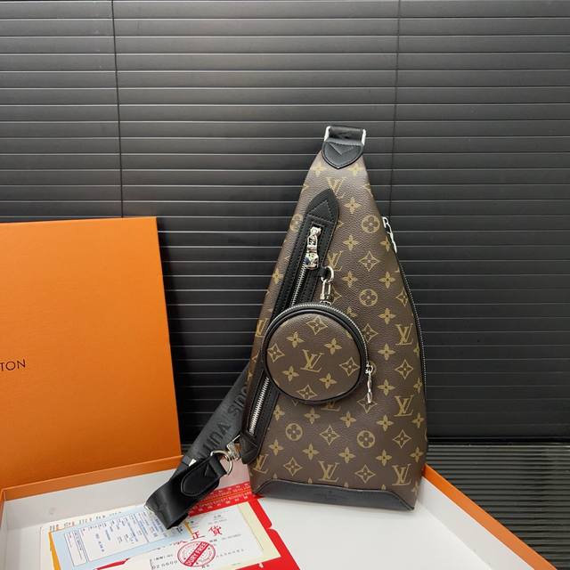 Louisvuitton Louis Vuitton Lv 2-in-1 Duo chest bag messenger bag unisex shoulder