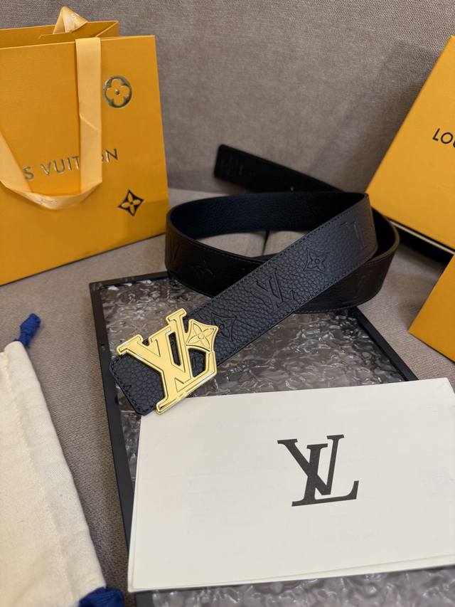 Lv Dimension 4.0 double-sided belt introduces classic style into a novel size de