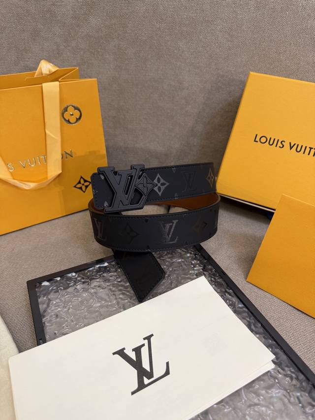 Lv Dimension 4.0 double-sided belt introduces classic style into a novel size de