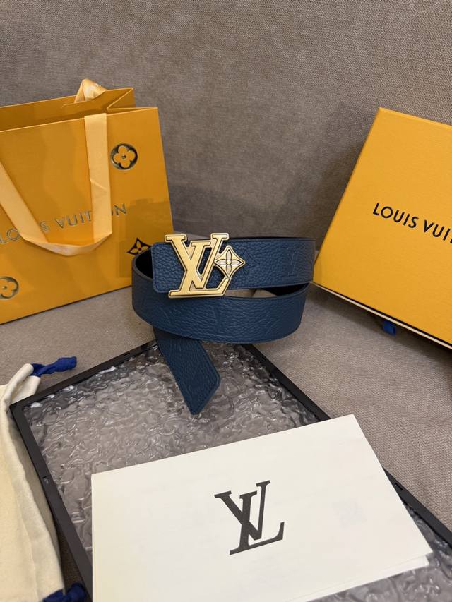 Lv Dimension 4.0 double-sided belt introduces classic style into a novel size de