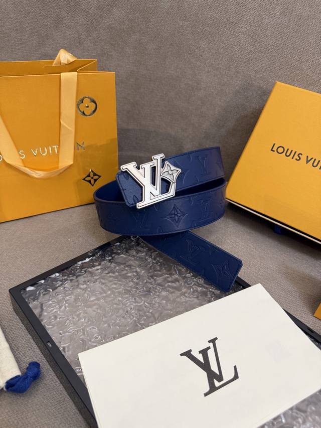 Lv Dimension 4.0 double-sided belt introduces classic style into a novel size de