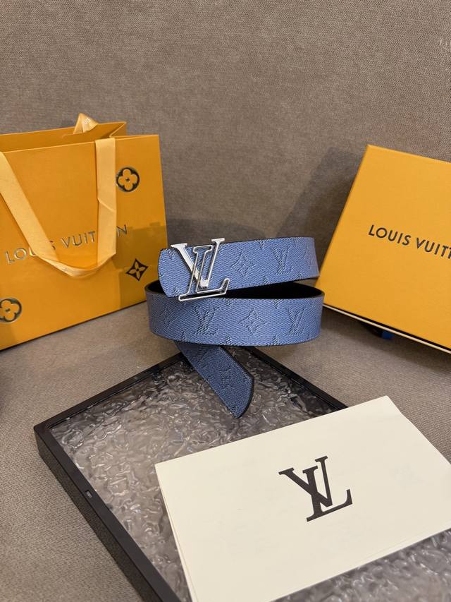 Lv Dimension double-sided belt combines creative heritage with gorgeous street s
