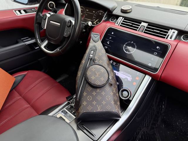 High-end goods new "Louis Vuitton" Lv chest bag Louis Vuitton shoulder bag M309