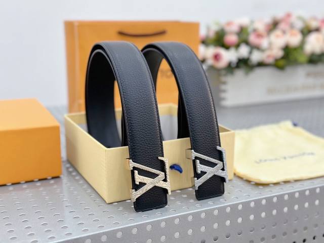 Lv belts are elegant and stylish! is an accessory that is not easy to show off i