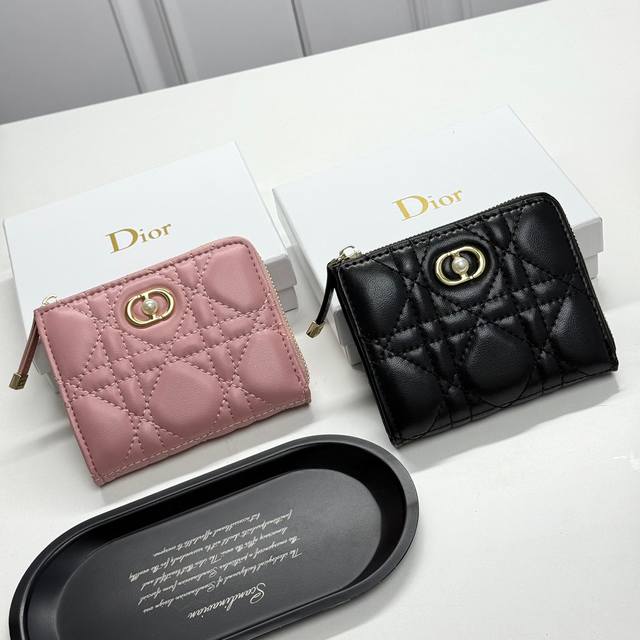 Dior F03 Color Black Pink Size 11.5*9*2 The latest model from Dior is now availa