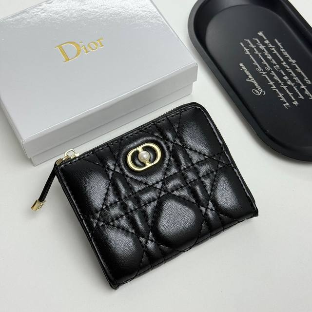 Dior F03 Color Black Pink Size 11.5*9*2 The latest model from Dior is now availa