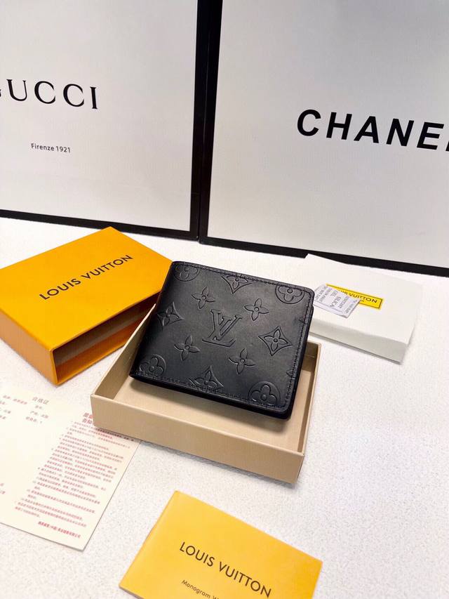 short color black size short 12X10 Louis Vuitton men's long and short fold one