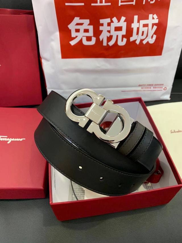 The first choice Ferragamo belt perfectly combines modern design with exquisite