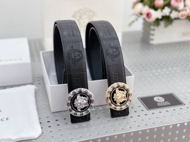 Versace - Pure cowhide, high-end product, clear texture, super good feel, perfe