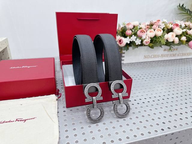 If you don't know which belt to give to your boyfriend, client or husband, you c