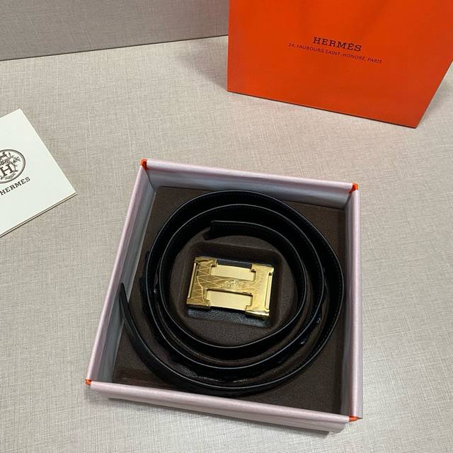 A must-have crocodile leather belt for men instantly improves your class. A croc