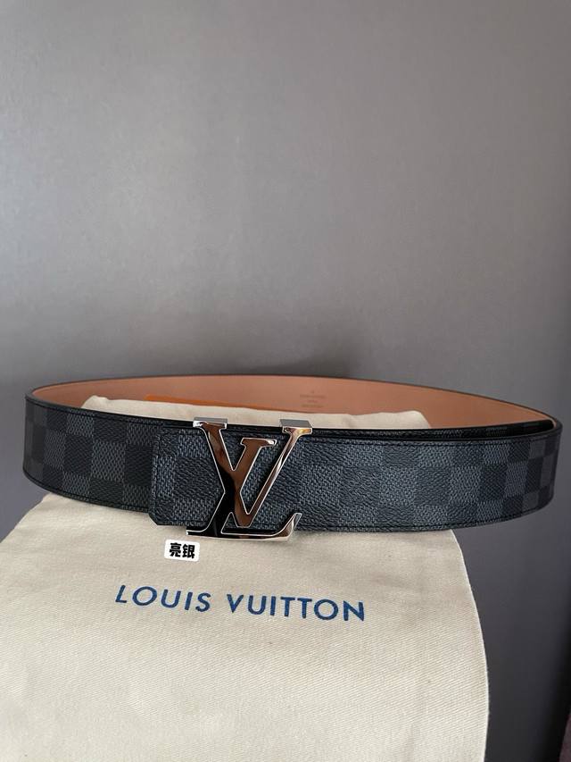 Louis Vuitton iconic letter metal buckle with classic checkerboard pattern widt