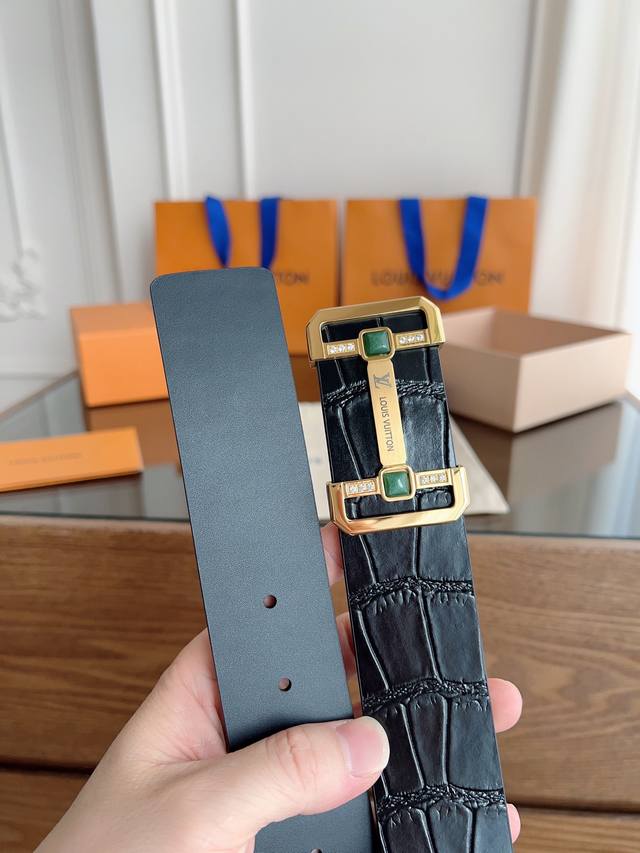 Louis Vuitton original product, width 3.8cm Double-sided top layer crocodile le