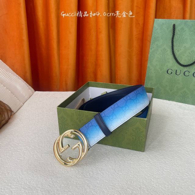 Gucci New gradient blue surface with the same color dark blue leather bottom Bou