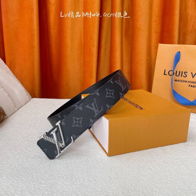 Louis Vuitton: classic original quality, classic printed surface, original plain